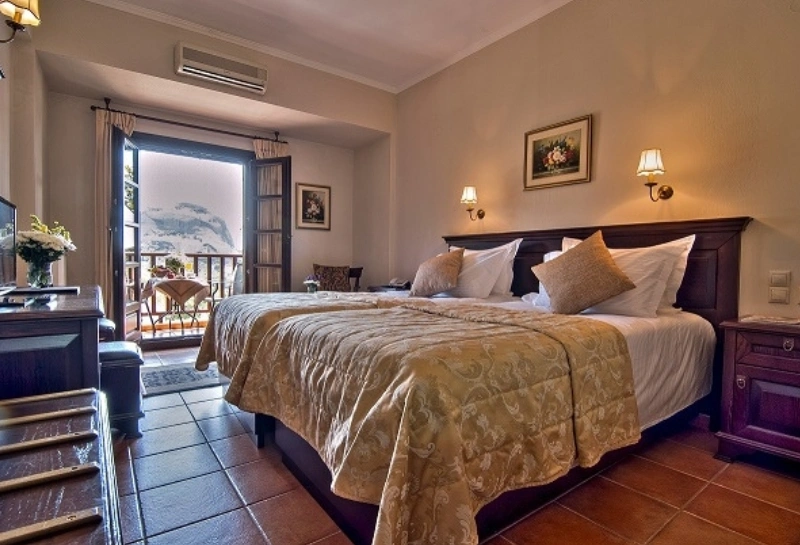 Doupiani_House_1