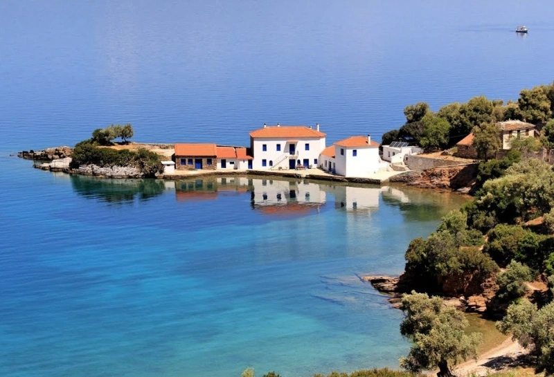 Παραλία Τζάστενη