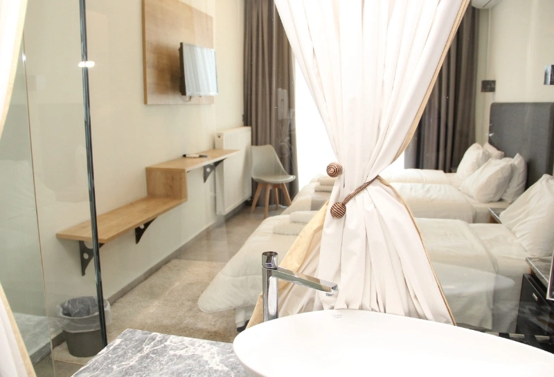 Alexiou Hotel