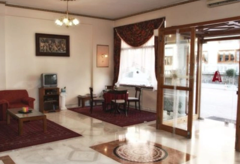 Alexiou Hotel