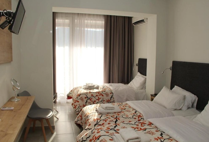 Alexiou Hotel