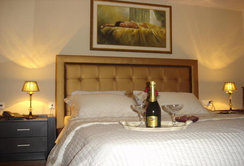 Epavlis Suites Hotel