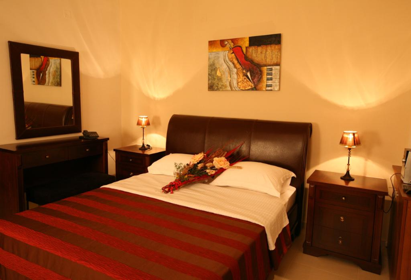 Epavlis Suites Hotel
