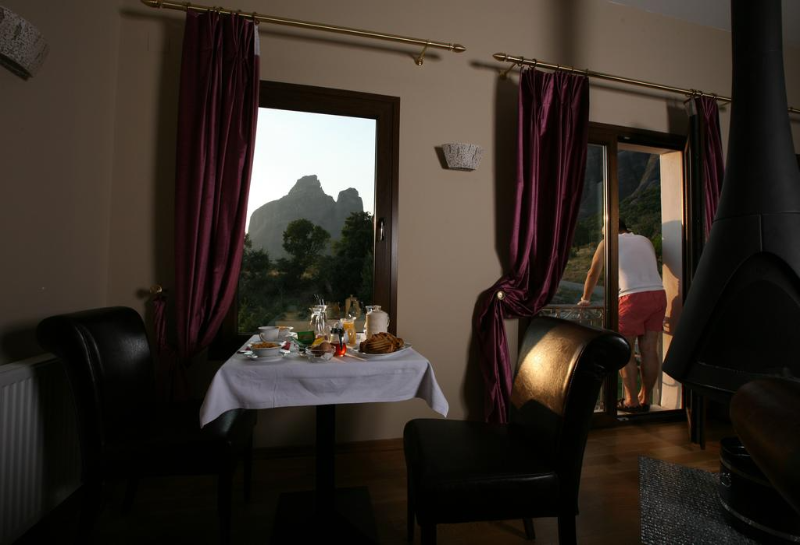 Epavlis Suites Hotel