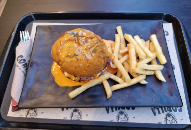 gorilla fast food trikala