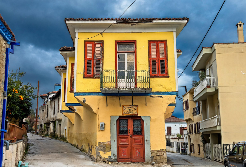 old town of trikala varousi