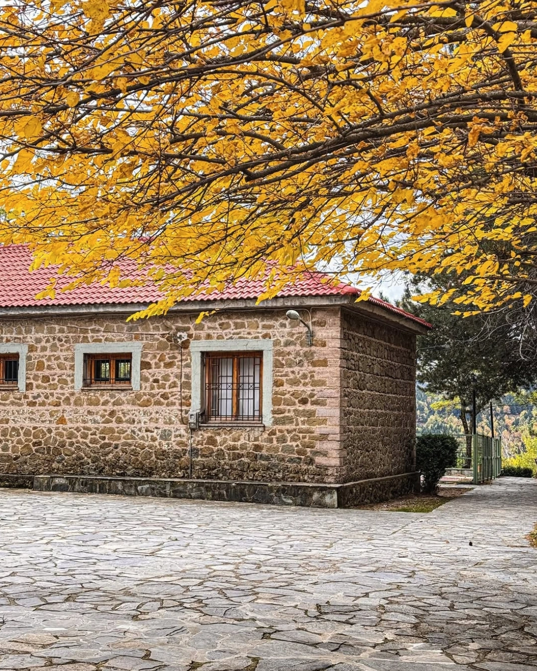 odigos_limni_plastira_mpelokomitis_1 Λίμνη Πλαστήρα Καρδίτσα